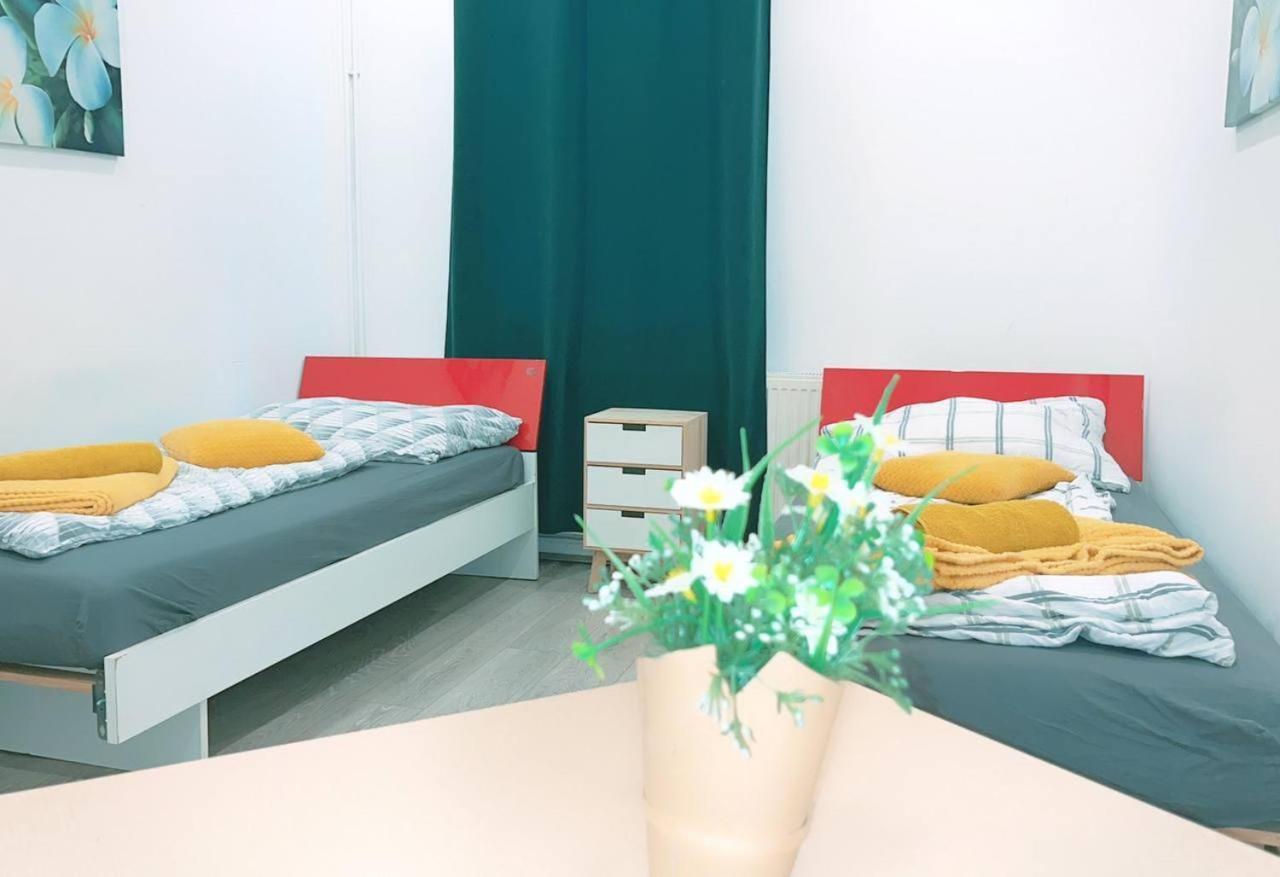 Comfort Triple Room Hn Vienne Extérieur photo