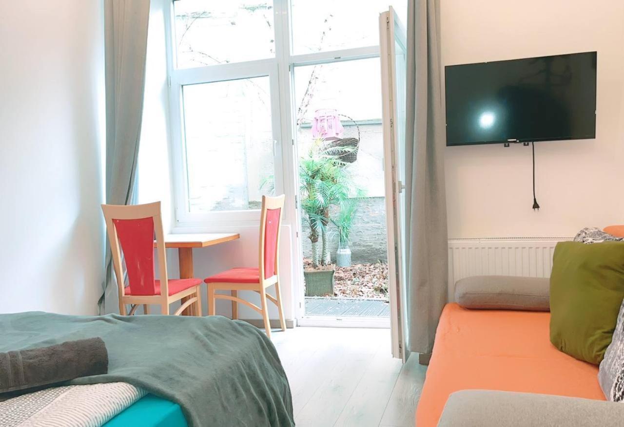 Comfort Triple Room Hn Vienne Extérieur photo