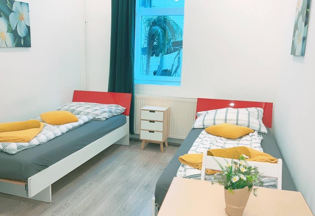 Comfort Triple Room Hn Vienne Extérieur photo