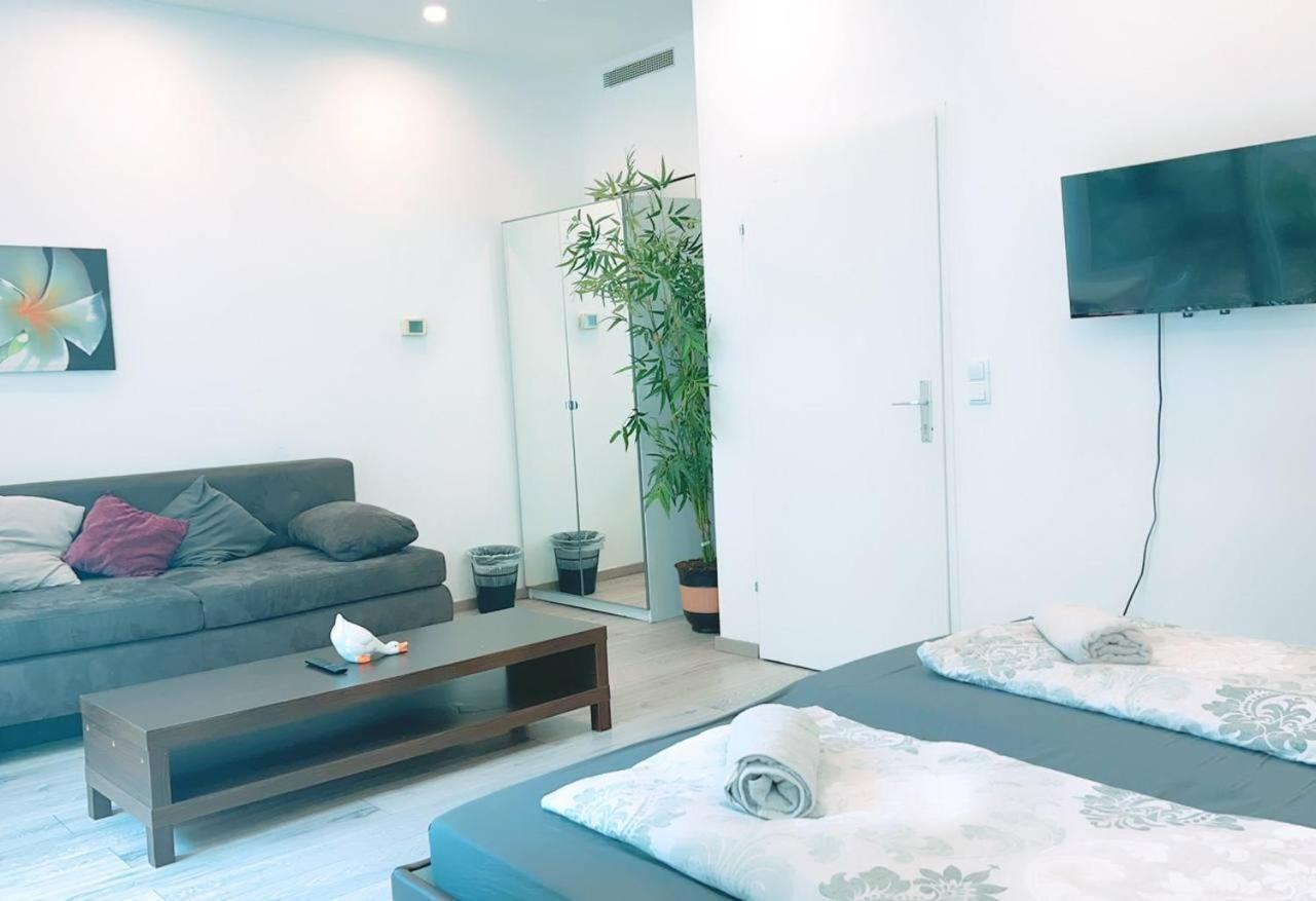 Comfort Triple Room Hn Vienne Extérieur photo