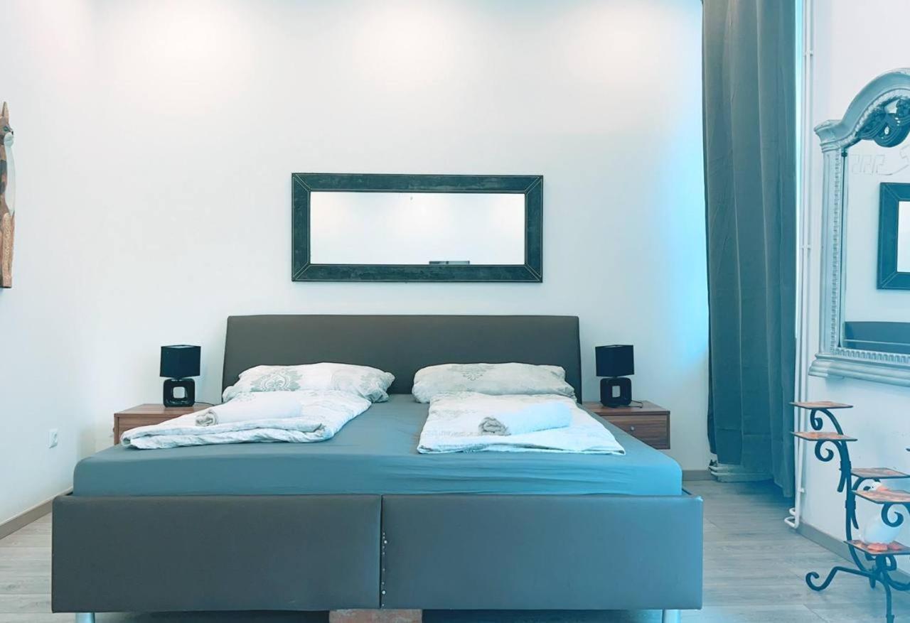 Comfort Triple Room Hn Vienne Extérieur photo